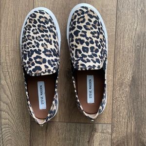 New without box Steve Madden cheetah slip ons